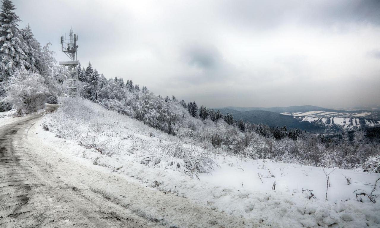Sloneczny Chelm - Apartamenty W Gorach, Prywatna Sauna Jacuzzi Balia W Cenie, Spa, Grill, Stok Narciarski Myslenice, Sciezki Rowerowe, Rzeka Raba, Widok Na Tatry Kültér fotó
